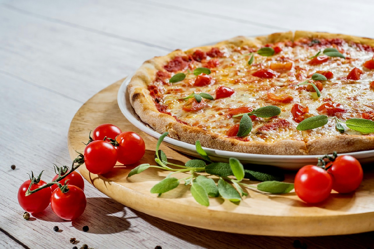 Gettare il cartone della pizza in modo sbagliato? Ecco il dettaglio che rovina il riciclo e la natura